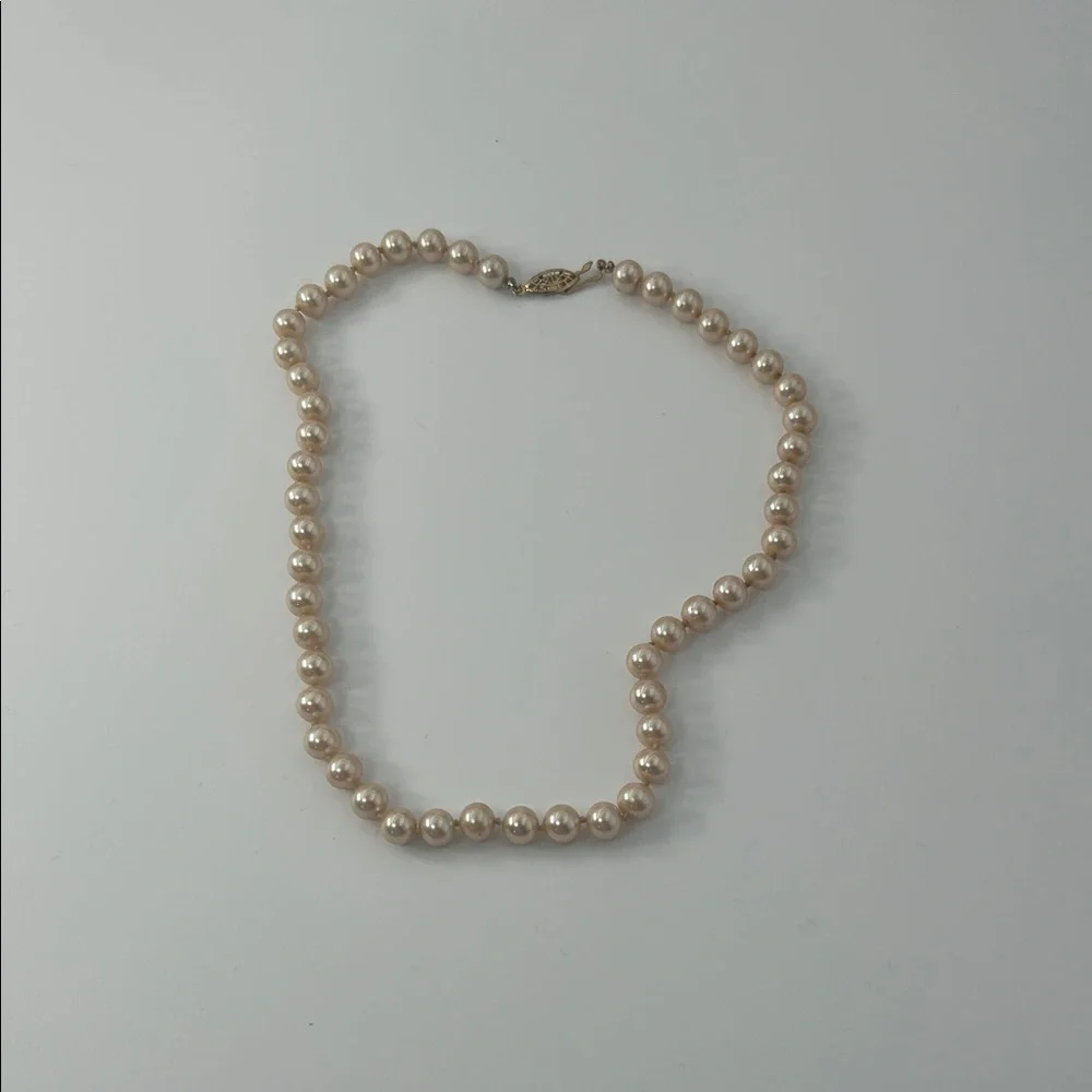 Classic Cream Pearl Necklace - Picture 3 of 16